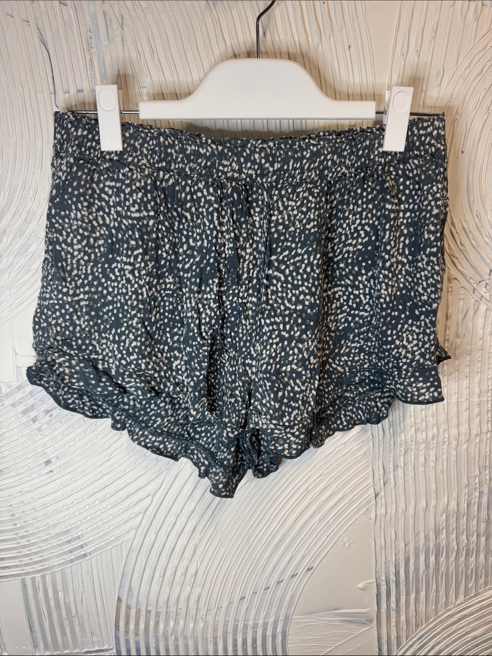 Melrose and Market Black and White Dot Print Ruffle Lounge Shorts N0370